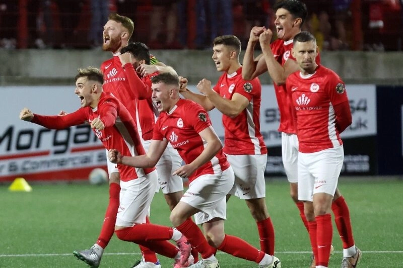 Soi kèo Tre Fiori vs Larne 01h30 ngày 08/07: Trận đấu kinh điển